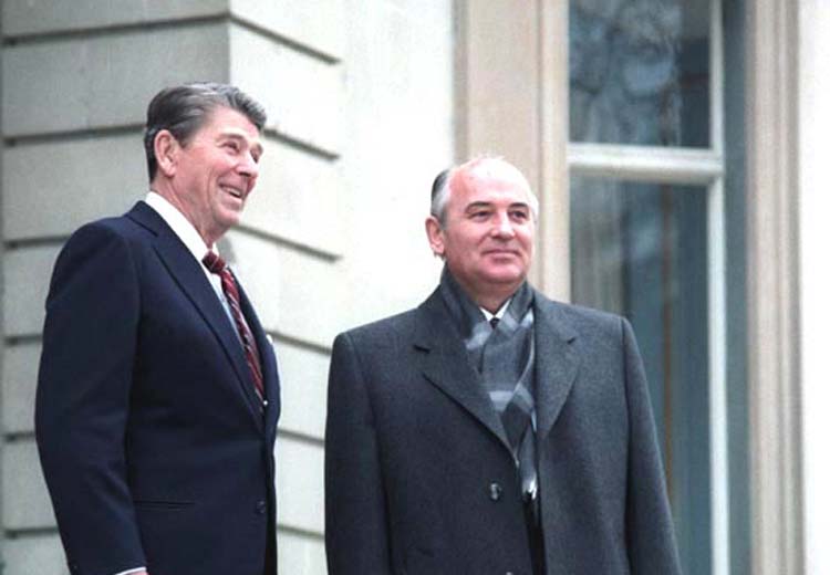 Reagan y Gorbachev 1985